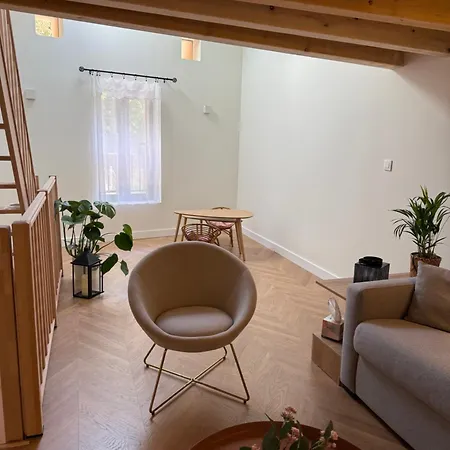 La Parenthese Naillousaine Holiday home *