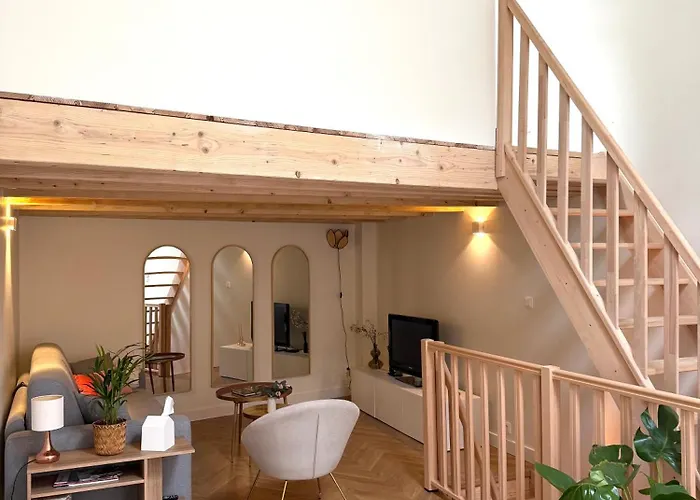 La Parenthese Naillousaine *